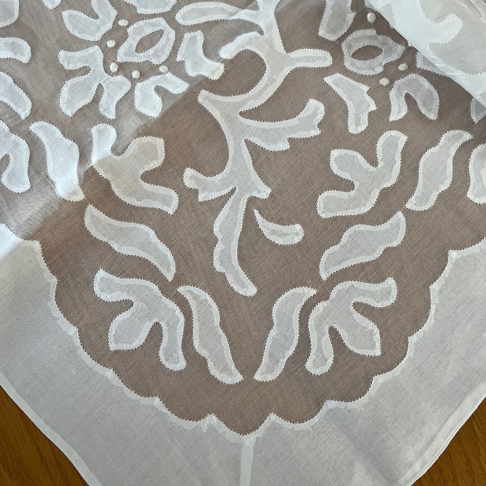 TABLECLOTH - Picture 3 of 4